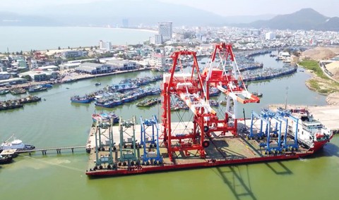 Chuyển hồ sơ đến Ủy ban Kiểm tra TƯ xem xét xử lý cán bộ ở thương vụ bán Cảng Quy Nhơn - Ảnh 1. Chuyển hồ sơ đến Ủy ban Kiểm tra TƯ xem xét xử lý cán bộ ở thương vụ bán Cảng Quy Nhơn - Ảnh 1.