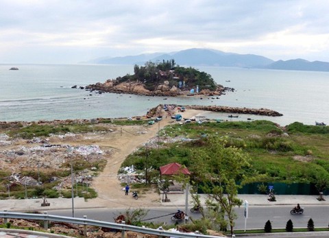 Khánh Hòa thu hồi đất dự án ‘lấp biển’ 30 triệu USD để làm công viên - Ảnh 1. Khánh Hòa thu hồi đất dự án ‘lấp biển’ 30 triệu USD để làm công viên - Ảnh 1.