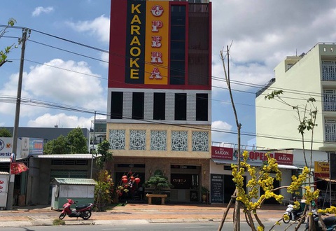 Trung tá công an bị đánh bất tỉnh trong quán karaoke, rồi tử vong - Ảnh 1. Trung tá công an bị đánh bất tỉnh trong quán karaoke, rồi tử vong - Ảnh 1.