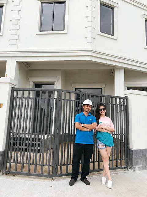 Quý cô tuổi Hợi - Hương Tràm: Gia thế khủng vẫn tự lập lăn lộn 6 năm trong nghề để mua nhà, xe, làm liveshow tiền tỉ - Ảnh 3. Quý cô tuổi Hợi - Hương Tràm: Gia thế khủng vẫn tự lập lăn lộn 6 năm trong nghề để mua nhà, xe, làm liveshow tiền tỉ - Ảnh 3.