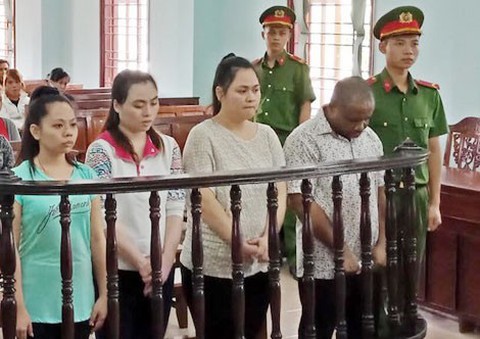Lật tẩy tội phạm sử dụng công nghệ cao lừa đảo: Bẫy tình trai Tây - Ảnh 1. Lật tẩy tội phạm sử dụng công nghệ cao lừa đảo: Bẫy tình trai Tây - Ảnh 1.