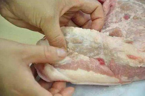 4 phần thịt lợn cần phải xử lý cẩn thận trước khi ăn: Nếu ăn sai dễ rước bệnh vào thân - Ảnh 4. 4 phần thịt lợn cần phải xử lý cẩn thận trước khi ăn: Nếu ăn sai dễ rước bệnh vào thân - Ảnh 4.