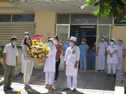 Chuyện bây giờ mới kể những hy sinh thầm lặng của thầy thuốc tuyến đầu chống dịch - Ảnh 1. Chuyện bây giờ mới kể những hy sinh thầm lặng của thầy thuốc tuyến đầu chống dịch - Ảnh 1.