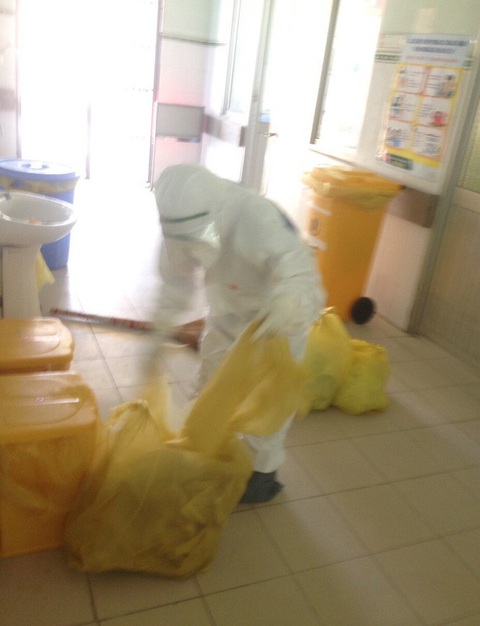 Chuyện bây giờ mới kể những hy sinh thầm lặng của thầy thuốc tuyến đầu chống dịch - Ảnh 6. Chuyện bây giờ mới kể những hy sinh thầm lặng của thầy thuốc tuyến đầu chống dịch - Ảnh 6.
