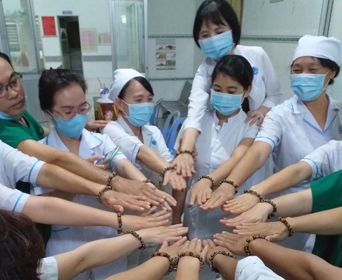Chuyện bây giờ mới kể những hy sinh thầm lặng của thầy thuốc tuyến đầu chống dịch - Ảnh 9. Chuyện bây giờ mới kể những hy sinh thầm lặng của thầy thuốc tuyến đầu chống dịch - Ảnh 9.