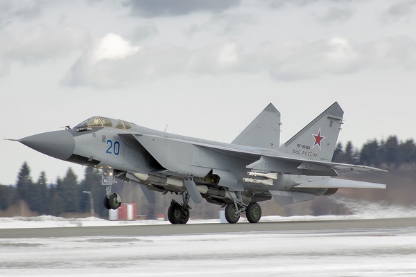 
	Tiêm kích MiG-31