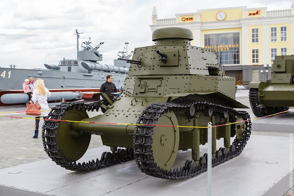 Xe tăng đầu tiên của Liên Xô MS-1 (T-18)