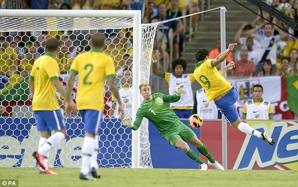 
	Fred ghi bàn mở tỷ số cho Brazil