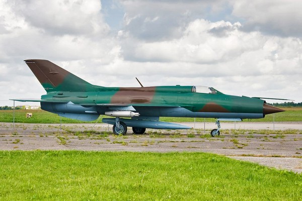 Một lượng lớn trong tổng số 10.000 chiếc MiG-21 được sản xuất do Kazakhstan sở hữu. Sau đó, nước này đã bán 40 chiếc MiG-21 có Triều Tiên vào cuối những năm 1990.