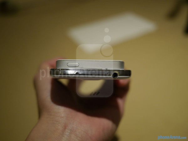 Galaxy S4 vs iPhone 5: Đi sau chưa hẳn đã hơn 6
