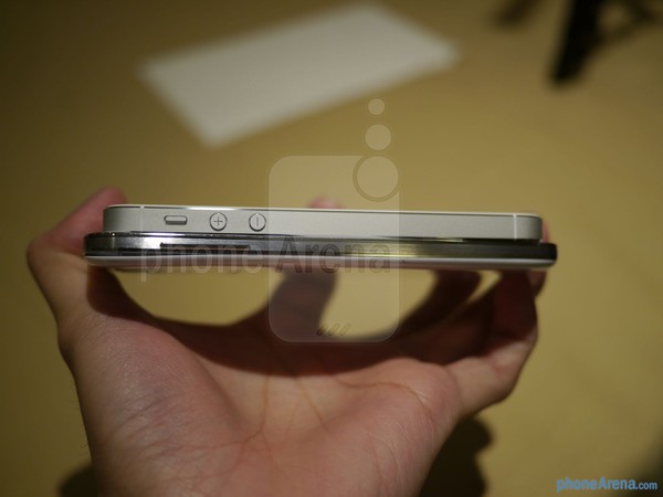 Galaxy S4 vs iPhone 5: Đi sau chưa hẳn đã hơn 9
