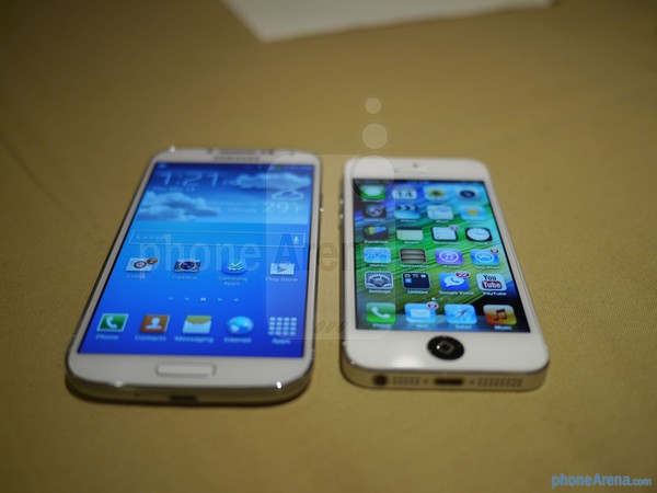 Galaxy S4 vs iPhone 5: Đi sau chưa hẳn đã hơn 11