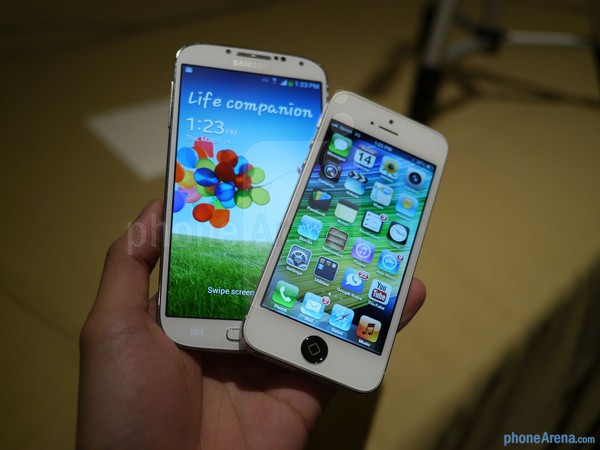 Galaxy S4 vs iPhone 5: Đi sau chưa hẳn đã hơn 13