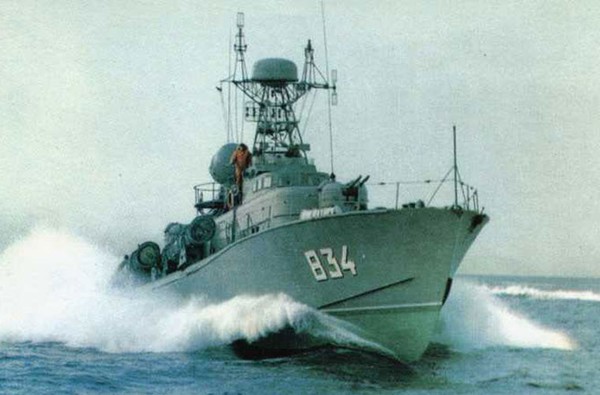 Đội hình tàu chiến bảo vệ Trường Sa những năm 1980
