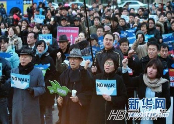 
	Theo thống kê trong thời gian xảy ra căng thẳng trên bán đảo Triều Tiên đã có khá nhiều vụ biểu tình lớn nhỏ diễn ra tại Seoul của những người Hàn Quốc yêu hòa bình.