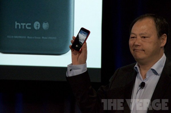 HTC First: Facebook phone đầu tiên, giá mềm 1