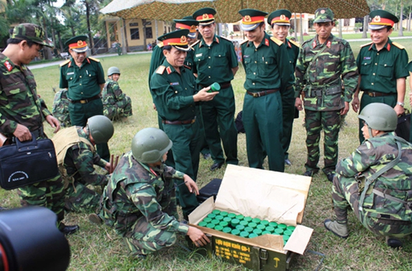 Thăm đội chống khủng bố Đoàn Đặc công Biệt động 1 của Việt Nam