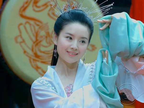 Những mỹ nhân "đẹp tựa pha lê " của showbiz Hoa ngữ
