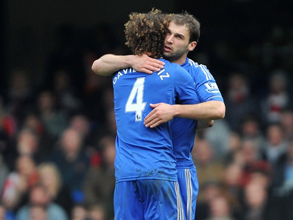 
	Bộ đôi David Luiz và Ivanovic sắp phải cuốn gói khỏi Chelsea