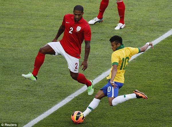Brazil 2-2 Anh: Mãn nhãn người xem!