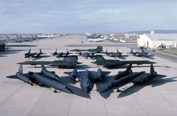 Chiêm ngưỡng ‘chim két’ SR-71 Blackbird bay như tên lửa của Mỹ