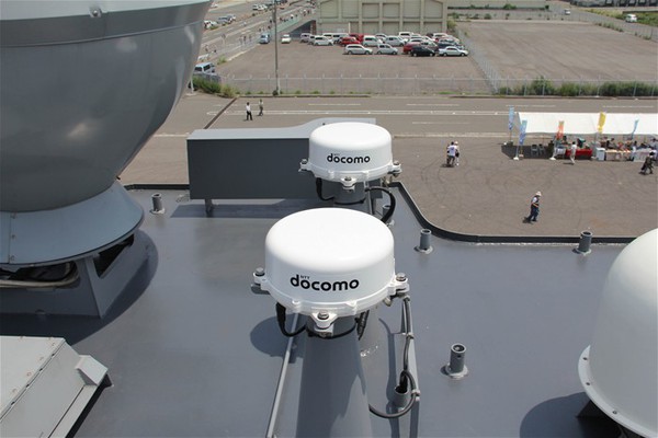 
	Hệ thống radar hiện đại trên tháp của DDH 182.
