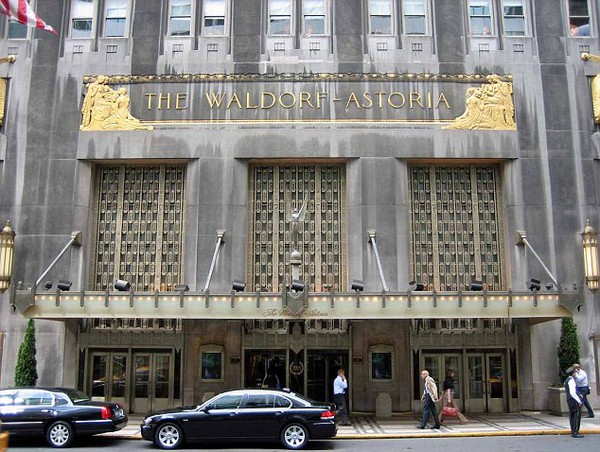 
	Tòa nhà Waldorf Astoria nơi cặp đôi tổ chức lễ cưới