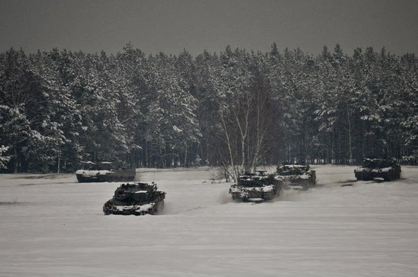 Tăng Leopard 2 của Lục quân Ba Lan phô diễn sức mạnh trên tuyết