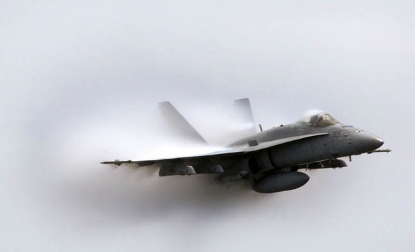 Tiêm kích đa năng F/A-18C Hornet