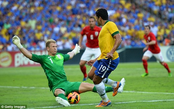 Brazil 2-2 Anh: Mãn nhãn người xem!