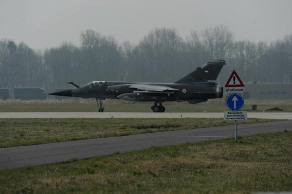 Máy bay tấn công và tiêm kích Mirage F1 của quân đội Pháp.