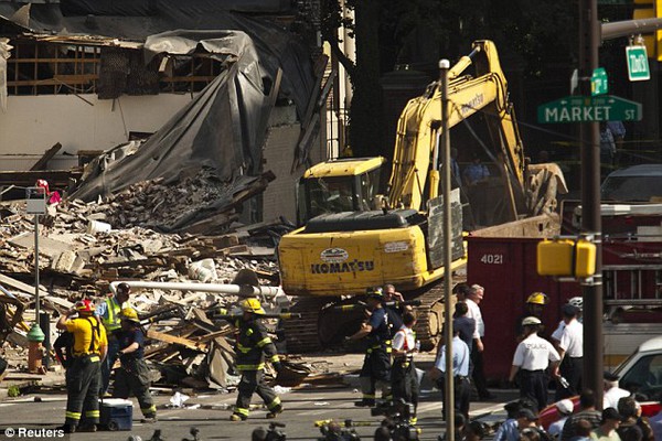 Mỹ: Sập nhà giữa trung tâm thành phố