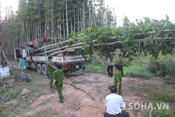 Công an có mặt tại hiện trường để điều tra nguyên nhân