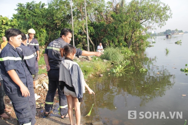 Lực lượng chức năng xác định vị trí để tìm kiếm thi thể nạn nhân