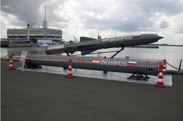 
	Tên lửa Brahmos, sản phẩm
	hợp tác của Nga và Ấn Độ