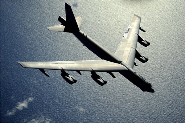 Chiếc B-52 của Không quân Mỹ bay trên Thái Bình Dương tháng 7/2010