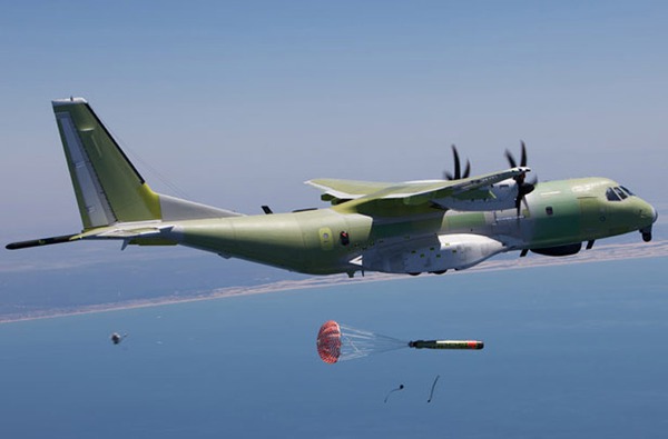 Trong ảnh là C-295MPA phóng thử nghiệm ngư lôi chống ngầm.