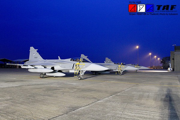 Máy bay chiến đấu JAS 39 Gripen