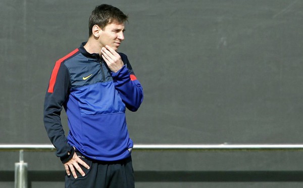 Barca thua thảm, Leo Messi quên nghỉ ngơi lao đầu tập luyện