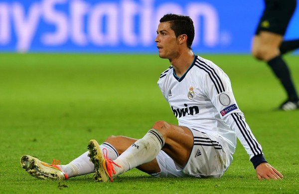 Ronaldo nhận lời đề ngụi khủng khiếp từ PSG