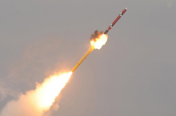 Đặc biệt, gần đây Hàn Quốc đã triển khai tên lửa hành trình đối đất tầm xa Hyunmoo-3B đạt tầm bắn tới 1.000km, đủ sức đe dọa hầu hết mục tiêu trên lãnh thổ Triều Tiên.