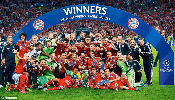 “Ăn” cú đúp, Bayern chiếm ngôi số 1 của Man United