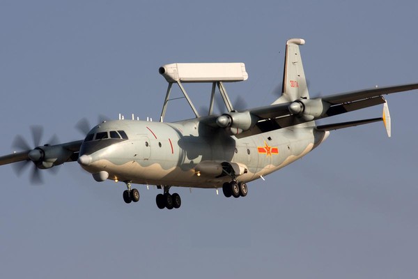 Máy bay cảnh báo sớm KJ-2000 của Trung Quốc.
