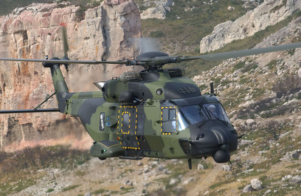 Máy bay trực thăng vận tải chiến thuật NH90.