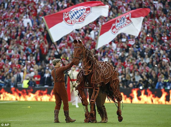 Những khoảnh khắc đẹp nhất tại Wembley đêm qua