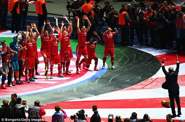 
	Bayern tri ân Heynckes