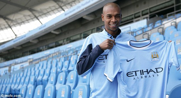 
	Fernandinho chính thức gia nhập Man City với mức phí chuyển nhượng 34 triệu bảng