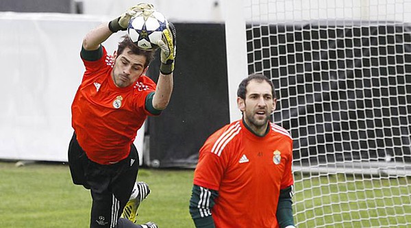 
	Casillas có cơ hội ra sân khi Lopez chấn thương lưng