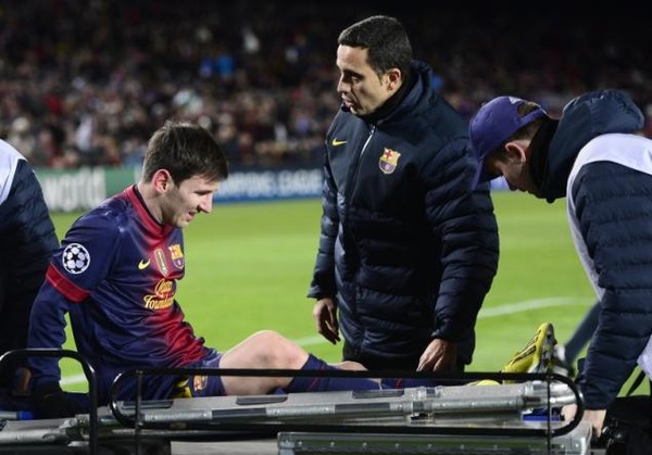
	Messi đang chấn thương và chưa chắc ra sân đêm nay