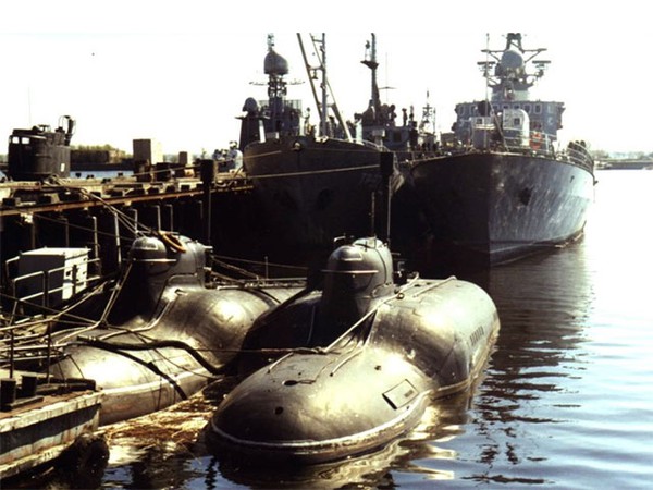 Tàu ngầm siêu nhỏ Piranha có thể được triển khai để bảo vệ các khu căn cứ hải quân